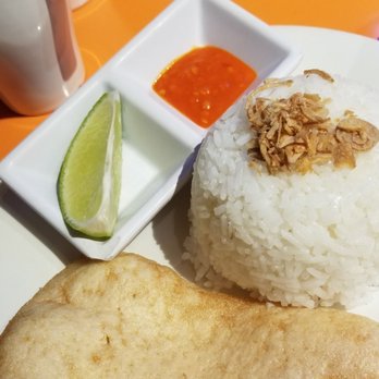 Asian Taste 86 - Rice and shrimp chip that comes with the yellow chicken soup - Halal Near Me - Elmhurst, New York Asian Taste 86 - Rice and shrimp chip that comes with the yellow chicken soup - Halal Near Me - Elmhurst, New York