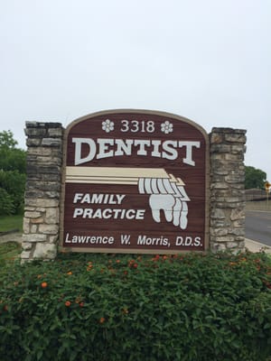 Lawrence W Morris, DDS