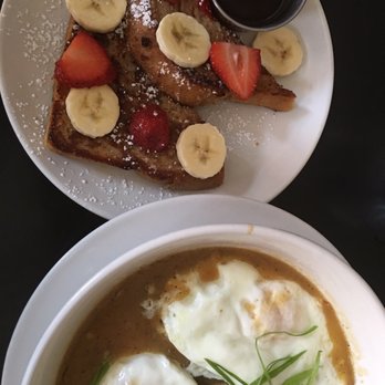 Handlebar - After I wasn't starving anymore, I didn't love the biscuits and gravy. It was a little salty but the French toast was bomb though. - Vegetarian Near Me - Chicago, Illinois