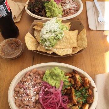 Loqui - Chicken bow , beef & mushroom bowl - Tacos Near Me - Culver City, California Loqui - Chicken bow , beef & mushroom bowl - Tacos Near Me - Culver City, California