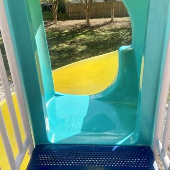 Lamplight Manor Park - The twirly slide is covered at the top and yet has a standing puddle of water - Playgrounds Near Me - Virginia Beach, Virginia Lamplight Manor Park - The twirly slide is covered at the top and yet has a standing puddle of water - Playgrounds Near Me - Virginia Beach, Virginia