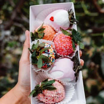 Dipped by Dee - Assorted Strawberries - Desserts Near Me - Aiea, Hawaii Dipped by Dee - Assorted Strawberries - Desserts Near Me - Aiea, Hawaii