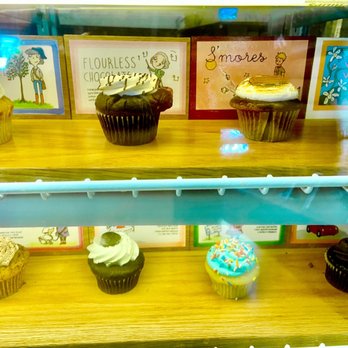 Molly's Cupcakes - Center filled cupcake choices-August 2022 - Desserts Near Me - Chicago, Illinois Molly's Cupcakes - Center filled cupcake choices-August 2022 - Desserts Near Me - Chicago, Illinois