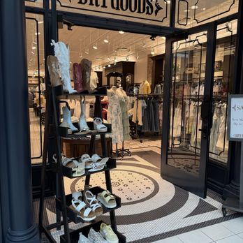 Dry Goods - Women's Clothing Near Me - Virginia Beach, Virginia Dry Goods - Women's Clothing Near Me - Virginia Beach, Virginia