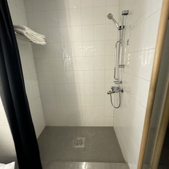Radisson Blu Plaza - Shower - Hotels Near Me - Helsinki, 18