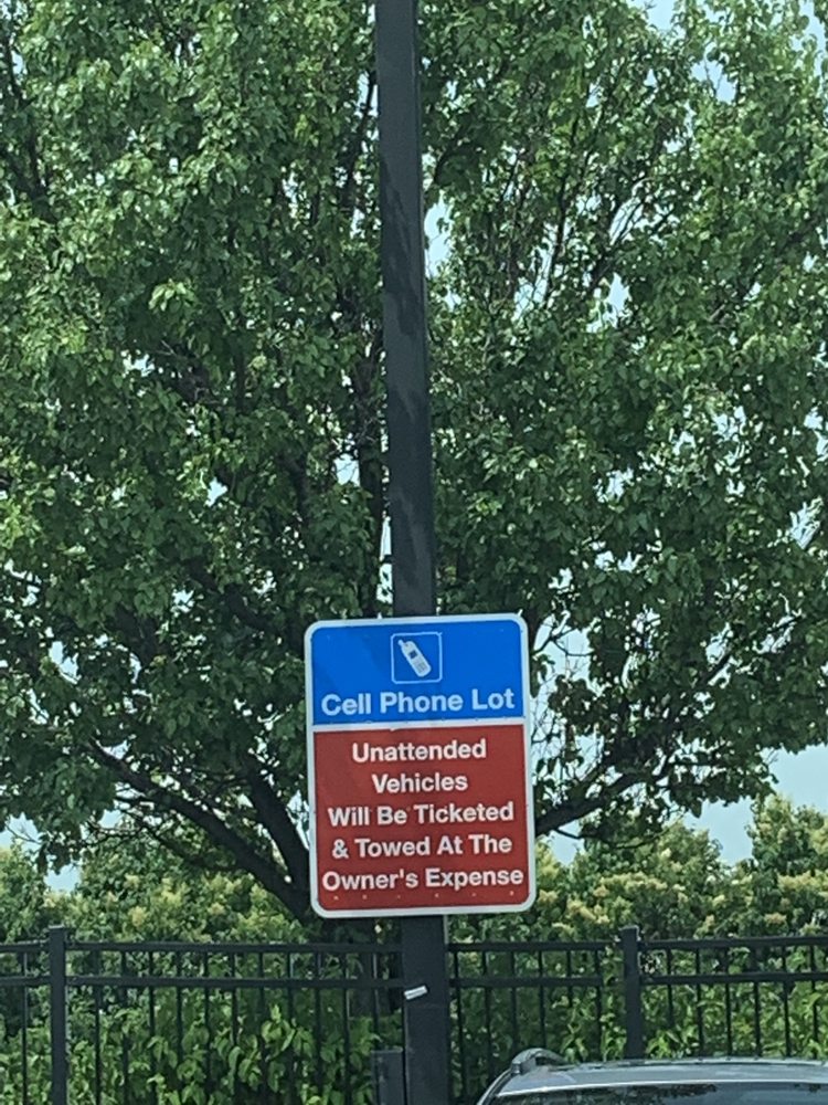 MIDWAY AIRPORT CELL PHONE LOT 17 Photos 6145 S Cicero Ave, Chicago