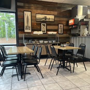Capozzi's - Dining room - Pizza Near Me - Marietta, Georgia Capozzi's - Dining room - Pizza Near Me - Marietta, Georgia