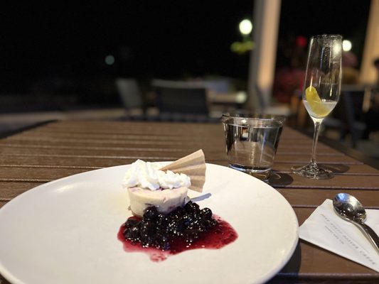 8100 Mountainside Bar & Grill by null