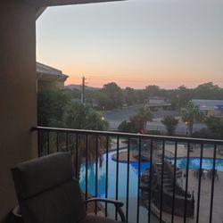 Holiday Inn Express & Suites Fredericksburg - Sunrise