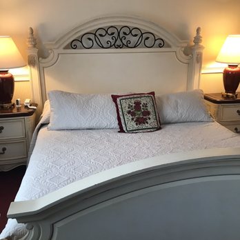 America's Cup Inn - King bedroom - Hotels Near Me - Newport, Rhode Island