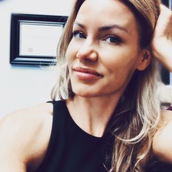 Laci Injects at Posh