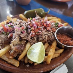 Las Micheladas Bar & Grill - Carnitas fries
