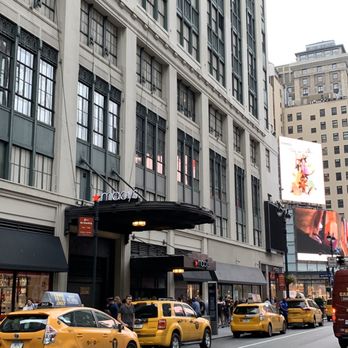 Macy's - All The Yellow Cabs are lined up in front of The largest Macy's in the World Midtown West @ W 34th Street in NYC August 2019 - Department Stores Near Me - New York, New York Macy's - All The Yellow Cabs are lined up in front of The largest Macy's in the World Midtown West @ W 34th Street in NYC August 2019 - Department Stores Near Me - New York, New York