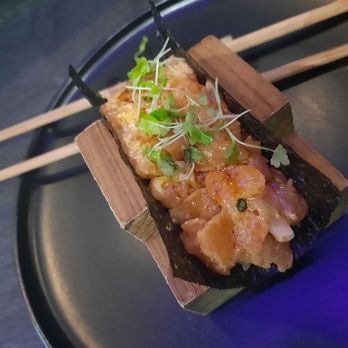 Norigami - Spicy salmon (4some) - Japanese Near Me - Houston, Texas Norigami - Spicy salmon (4some) - Japanese Near Me - Houston, Texas