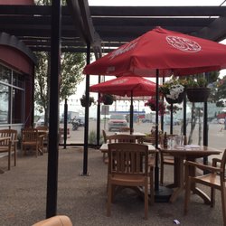 Boston Pizza - Patio