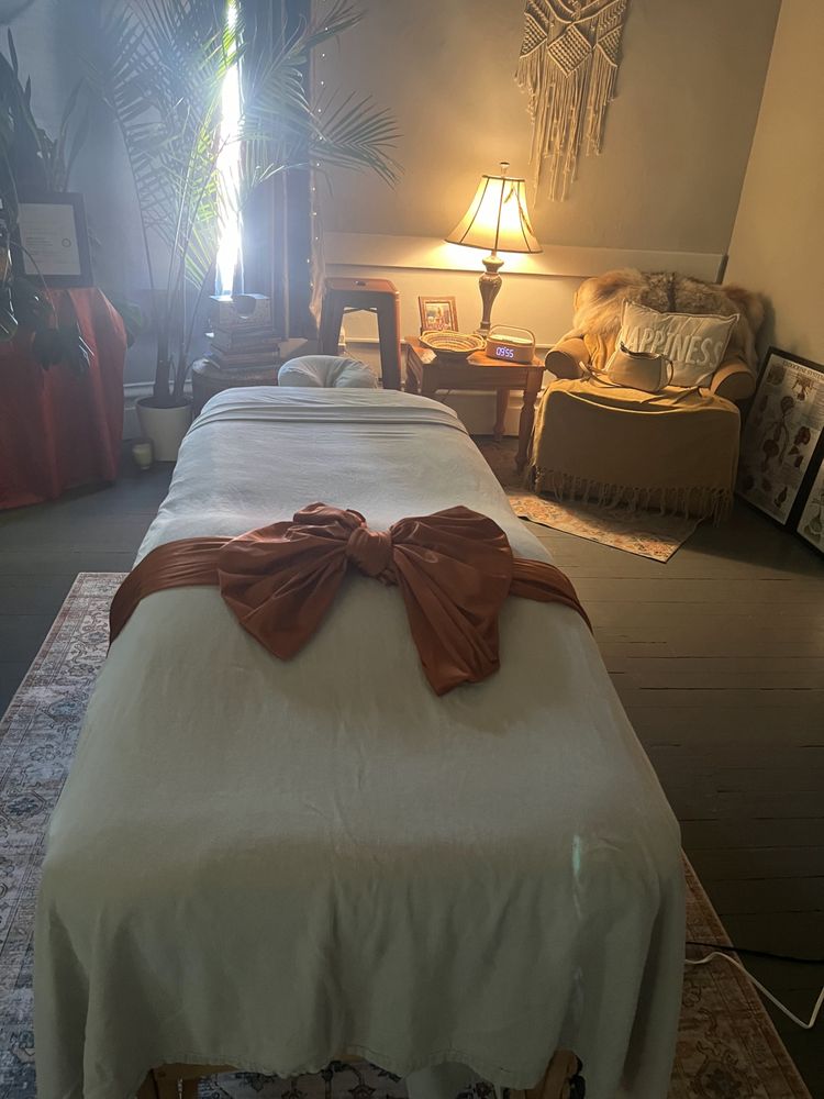 DOUBLE IRIS YOGA & MASSAGE Updated October 2024 7670 Martinsburg