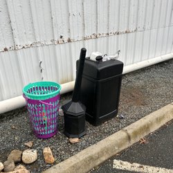 Bubbles Laundromat - Overflowing trash early in the morning