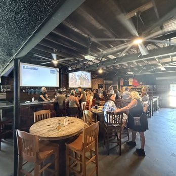 Bayboro Brewing - Bayboro inside space - Breweries Near Me - St. Petersburg, Florida