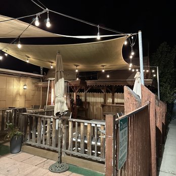 Siam Elephant - Outdoor seating area (most people were indoors because it was chilly) - Thai Near Me - Carpinteria, California Siam Elephant - Outdoor seating area (most people were indoors because it was chilly) - Thai Near Me - Carpinteria, California