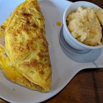 Two Chicks Cafe - Veggie omelette with grits - Breakfast & Brunch Near Me - New Orleans, Louisiana Two Chicks Cafe - Veggie omelette with grits - Breakfast & Brunch Near Me - New Orleans, Louisiana