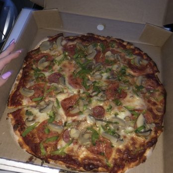 Mikey's Pizzeria - This is the deluxe pizza and it is fantastic !! - Pizza Near Me - St. Thomas, Ontario