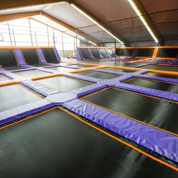 Jump House - 2 neue Dodgeballball Felder bieten seit September 2015 noch mehr Platz - Trampoline Parks Near Me - Hamburg, HH