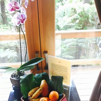 At the Crater's Edge - Welcome Fruit. - Bed & Breakfast Near Me - Volcano, Hawaii