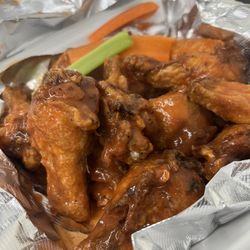 Gus's New York Pizza - Hot wings