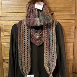 Renewed Threads - Cute scarf and beanie that went home with me!