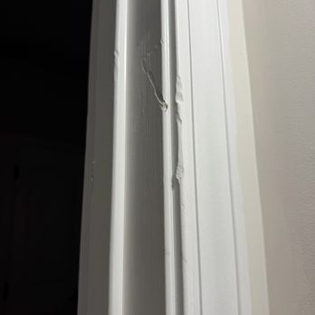 5 Star Moving - Damaged trim - Movers Near Me 5 Star Moving - Damaged trim - Movers Near Me