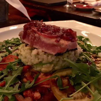 HogsHead Kitchen and Wine Bar - New American Near Me - Hilton Head, South Carolina HogsHead Kitchen and Wine Bar - New American Near Me - Hilton Head, South Carolina