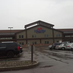 Hartville Hardware - Front of the building