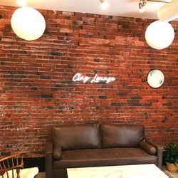 Clay Lounge