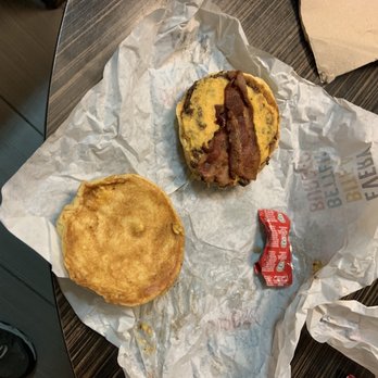 Smashburger - This is a bacon cheeseburger with lettuce and tomato (lettuce and tomato and ketchup missing ) thanks to the unprofessional kids - Burgers Near Me - East Brunswick, New Jersey Smashburger - This is a bacon cheeseburger with lettuce and tomato (lettuce and tomato and ketchup missing ) thanks to the unprofessional kids - Burgers Near Me - East Brunswick, New Jersey