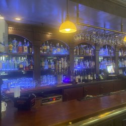 Fenimore's Pub - Great well-stocked bar