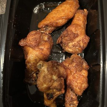 Ledo Pizza - Supposed to be six wings - Pizza Near Me - Martinsburg, West Virginia Ledo Pizza - Supposed to be six wings - Pizza Near Me - Martinsburg, West Virginia