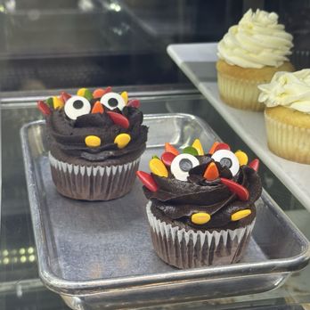 Sweet Katie Bee's Bakery Café - Festive desserts - Coffee & Tea Near Me - O'Fallon, Illinois Sweet Katie Bee's Bakery Café - Festive desserts - Coffee & Tea Near Me - O'Fallon, Illinois