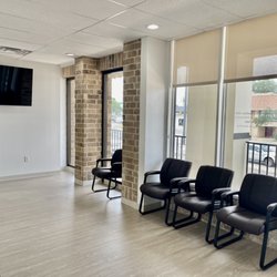 Brook Hollow Family Dentistry - Waiting room