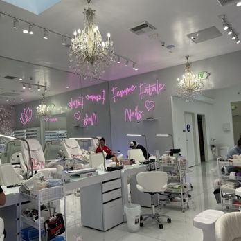 Femme Fatale Nails - Pretty pink interior - Nail Salons Near Me - Studio City, California