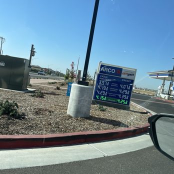 Arco - Gas Stations Near Me - Clovis, California