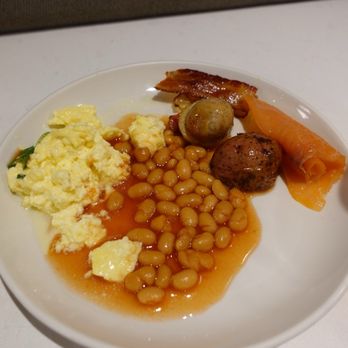 Greenwich Lounge - Breakfast selection - Airport Lounges Near Me - Queens, New York