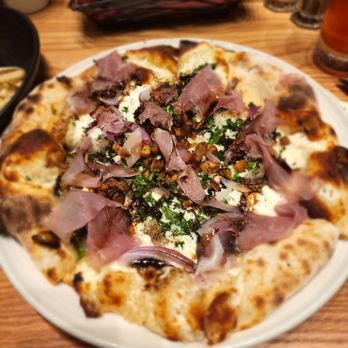M'tucci's Twenty-Five - Apple and smoked prosciutto pizza - Italian Near Me - Albuquerque, New Mexico M'tucci's Twenty-Five - Apple and smoked prosciutto pizza - Italian Near Me - Albuquerque, New Mexico