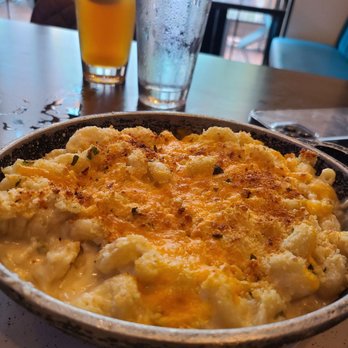Makers Union - Pubs Near Me - Reston, Virginia Makers Union - Pubs Near Me - Reston, Virginia