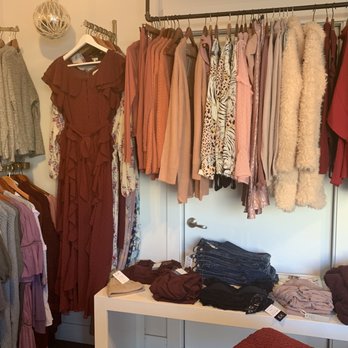 Edynkei - Ruffles and basics - Women's Clothing Near Me - Pleasant Grove, Utah