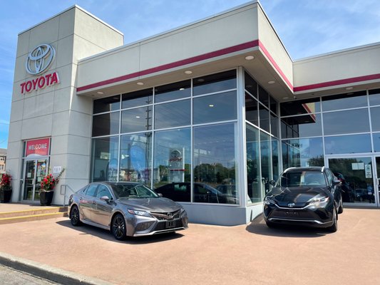 WHITBY TOYOTA - Updated July 2025 - 34 Photos & 12 Reviews - 1025 ...