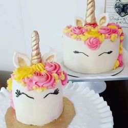 Simply Sweets by Maria - Funfetti mom and baby unicorn cakes