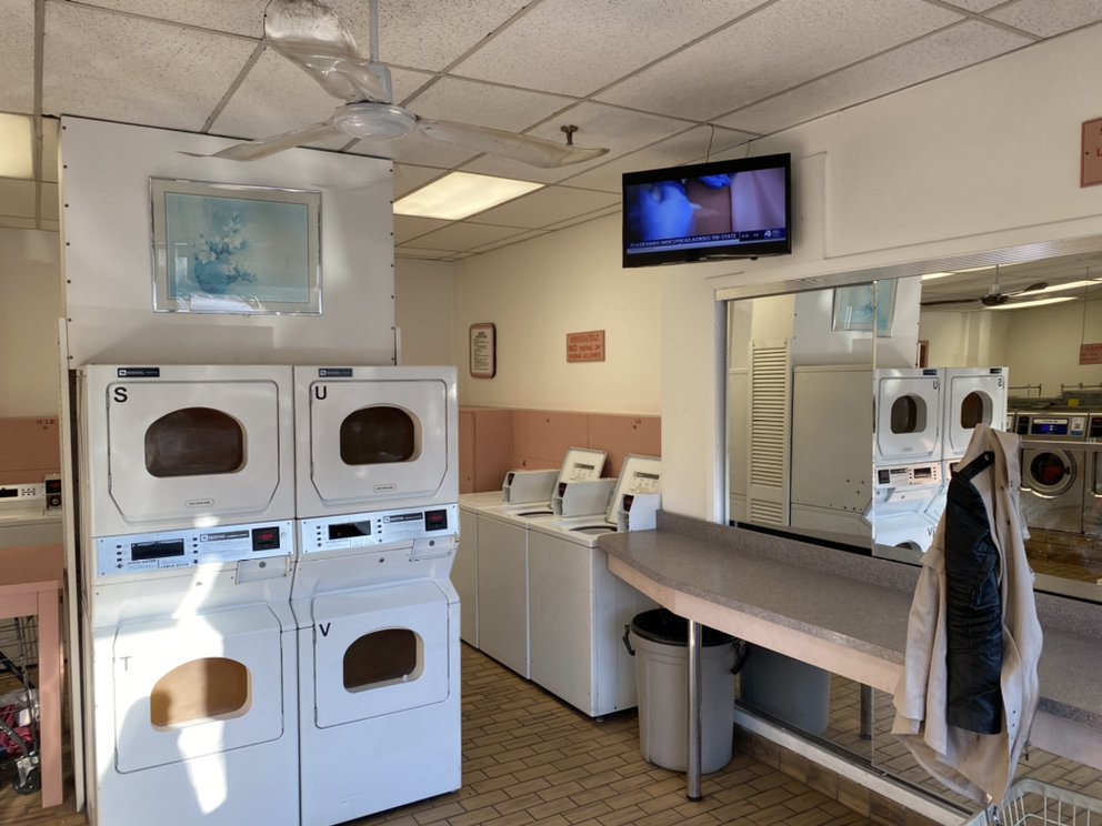 SAW MILL LAUNDROMAT Updated October 2024 16 Photos 618 Saw Mill