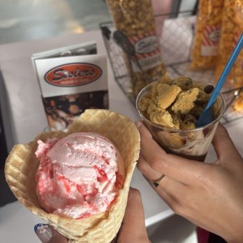 Sislers Ice Cream - peppermint ice cream and the new brookie sundae - American Near Me - Princeton, Illinois Sislers Ice Cream - peppermint ice cream and the new brookie sundae - American Near Me - Princeton, Illinois