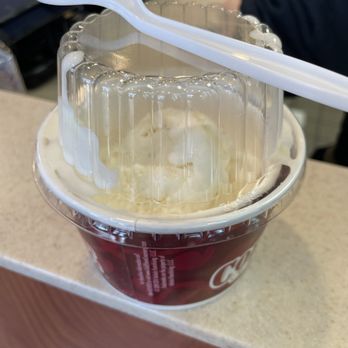 Cold Stone Creamery - Strawberry shortcake 10/10 - Desserts Near Me - Merrick, New York