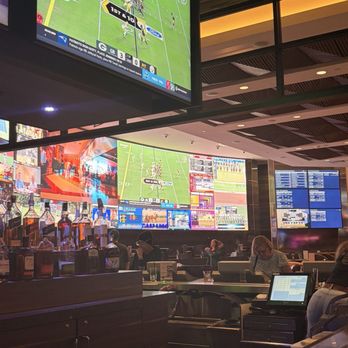 Chickie's & Pete's - Sports Bars Near Me - Reno, Nevada